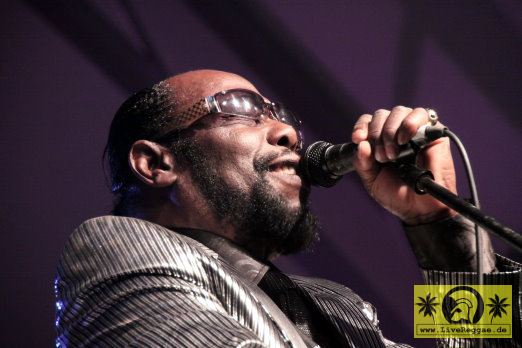 Roy Ellis (Jam) with The Magic Touch 16. This Is Ska Festival - Wasserburg, Rosslau 22. Juni 2012 (4).JPG